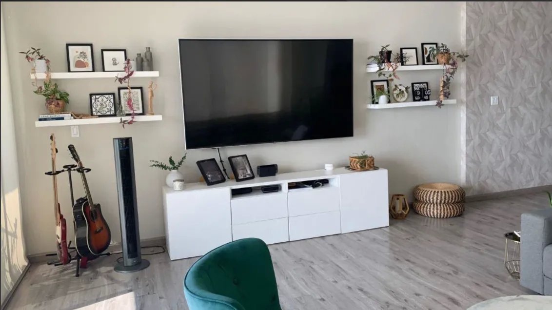 Apartment For Sale in Avenida Balboa