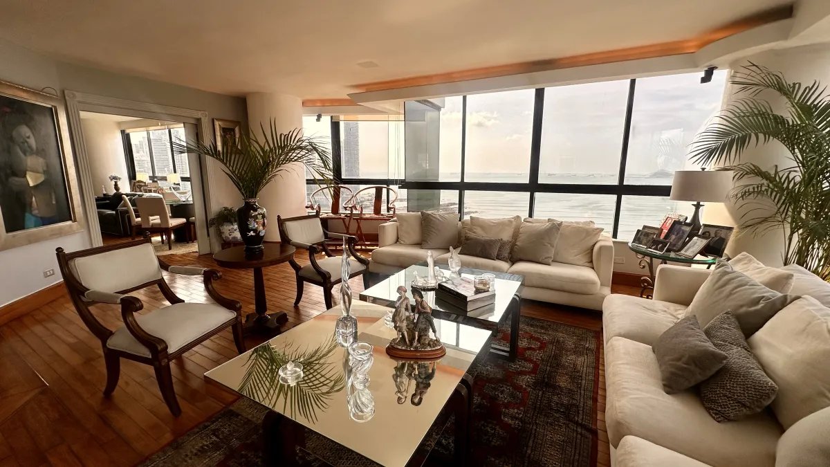 Se vende apartamento en Avenida Balboa, Panamá