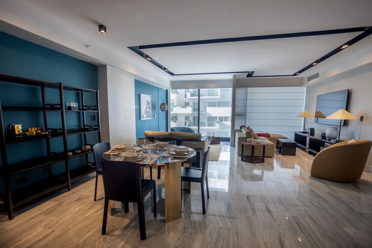 Apartment For Sale in Avenida Balboa