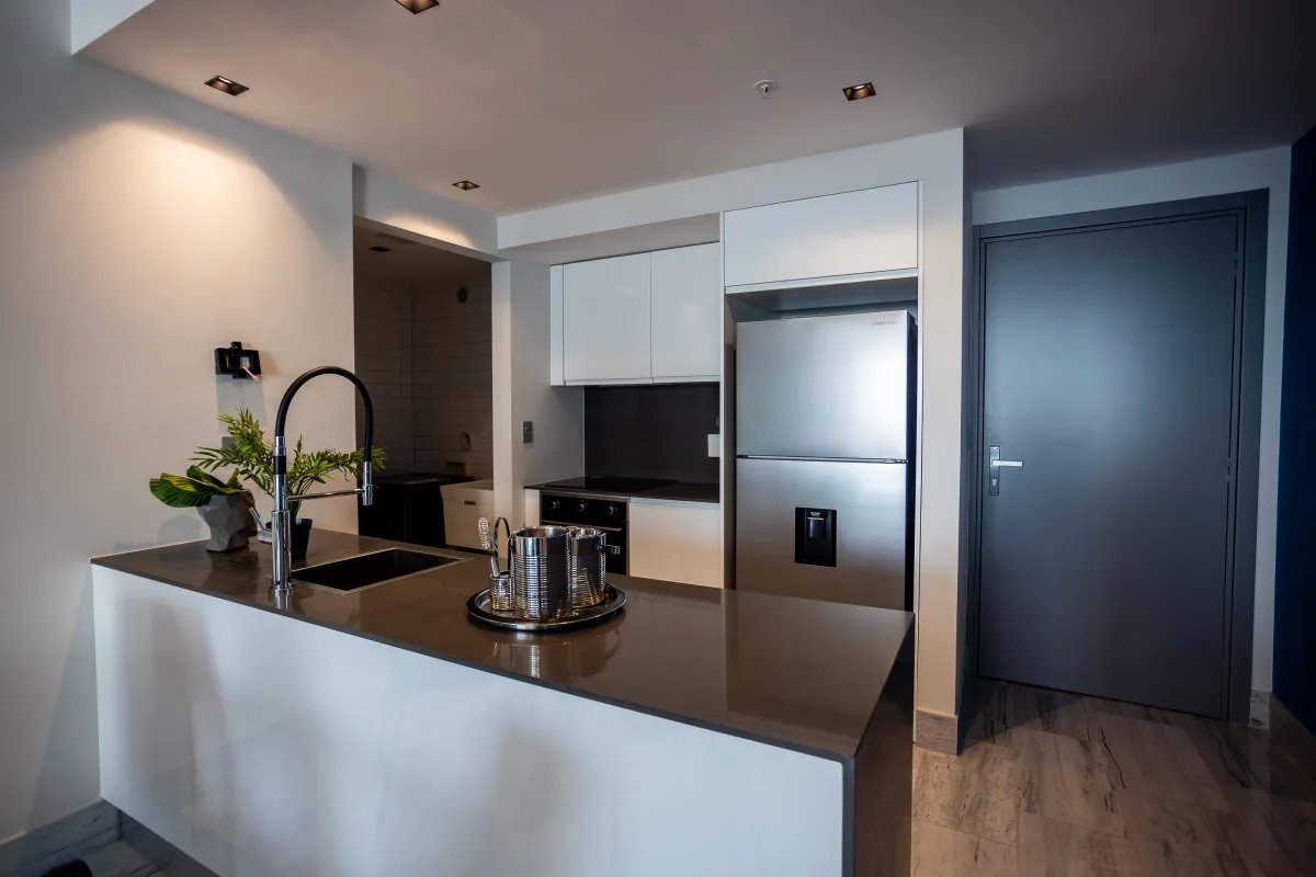 Apartment For Sale in Avenida Balboa