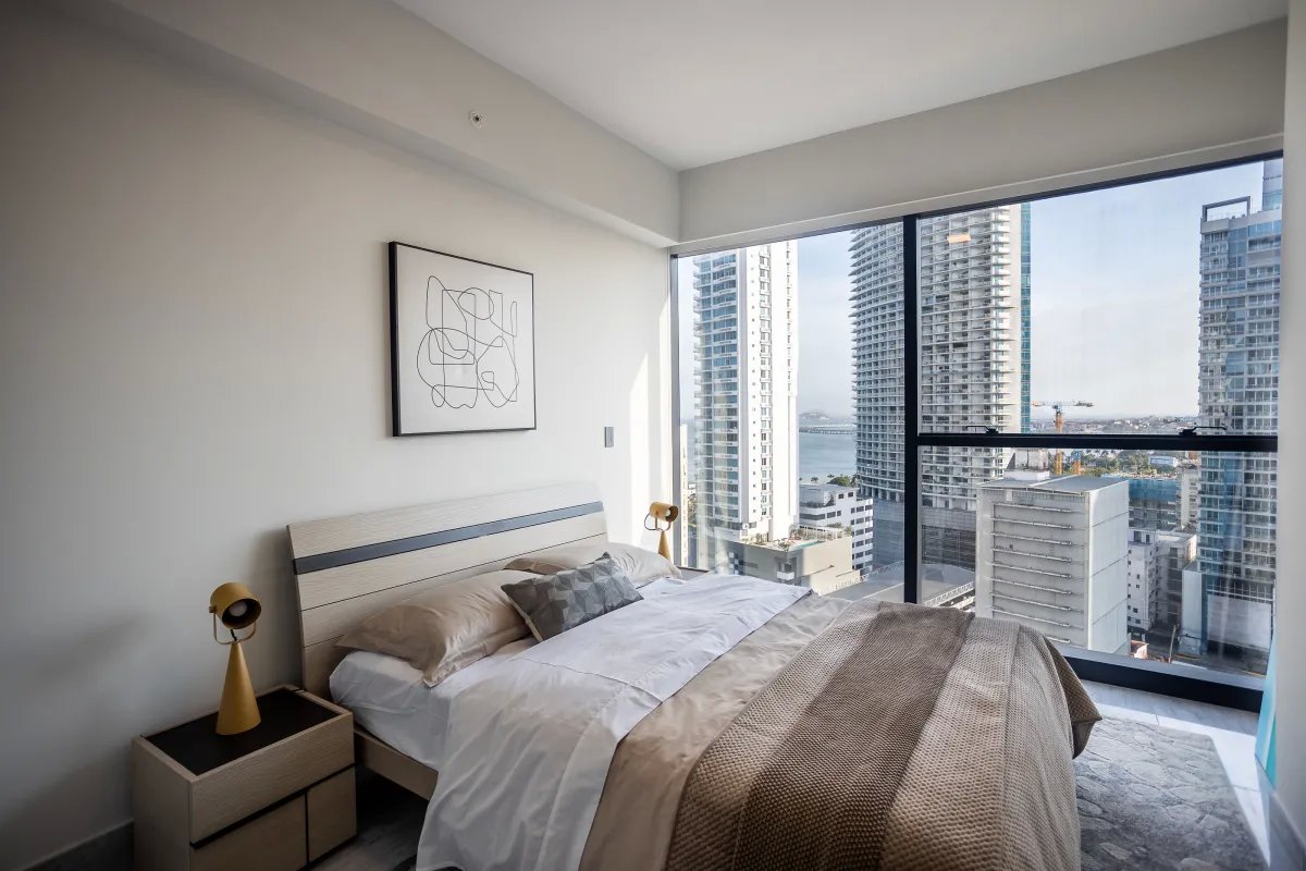 Apartment For Sale in Avenida Balboa