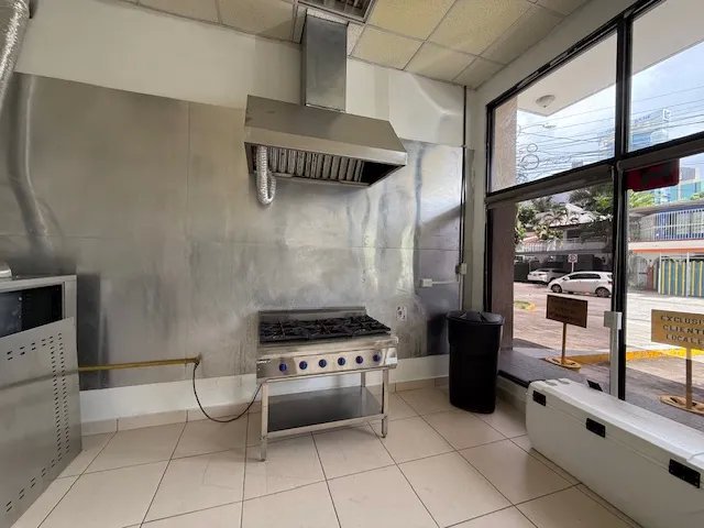 Se vende local comercial en Marbella, Panamá City