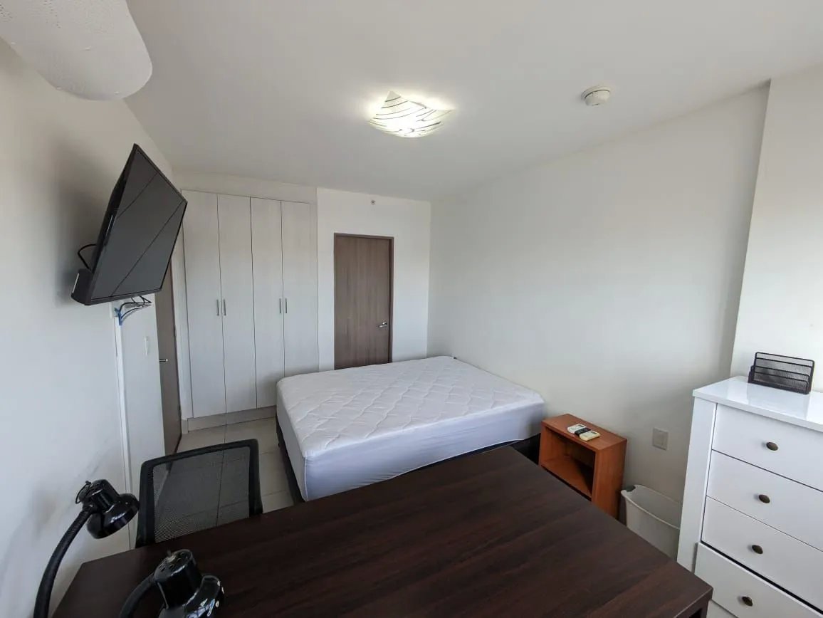 Apartment For Rent in Edison Park