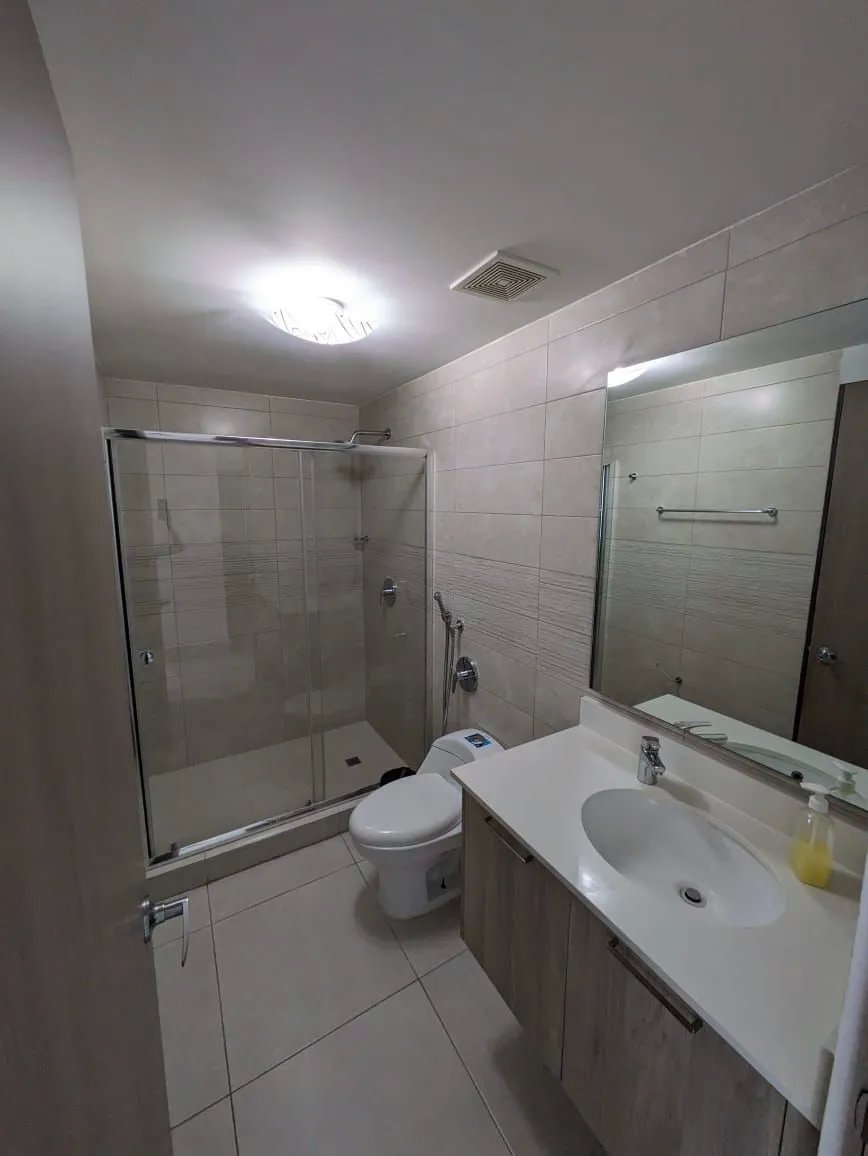 Apartment For Rent in Edison Park