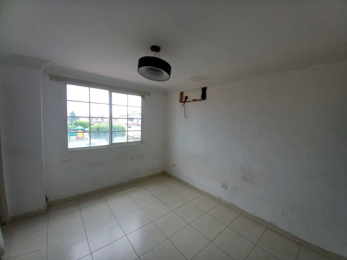 Venta de casa reposeída en Villa Lucre, Paseo Real