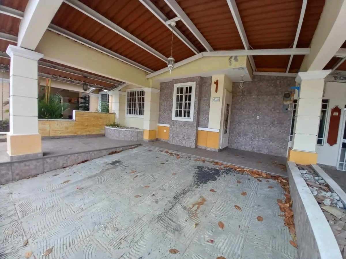 Venta de casa reposeída en Villa Lucre, Paseo Real