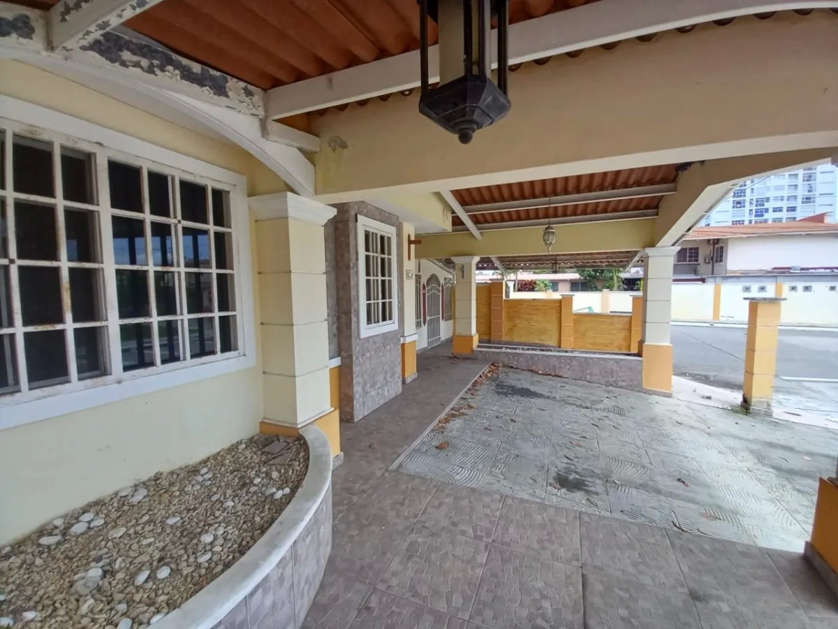 Venta de casa reposeída en Villa Lucre, Paseo Real