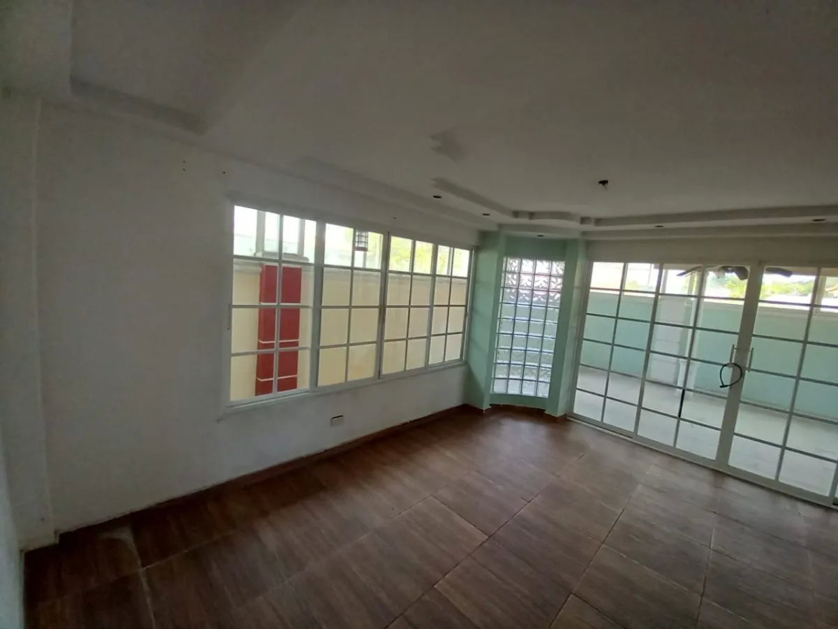 Venta de casa reposeída en Villa Lucre, Paseo Real