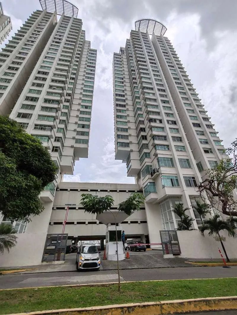 Venta de apartamento amoblado PH Vivendi Towers, Edison Park, Panamá