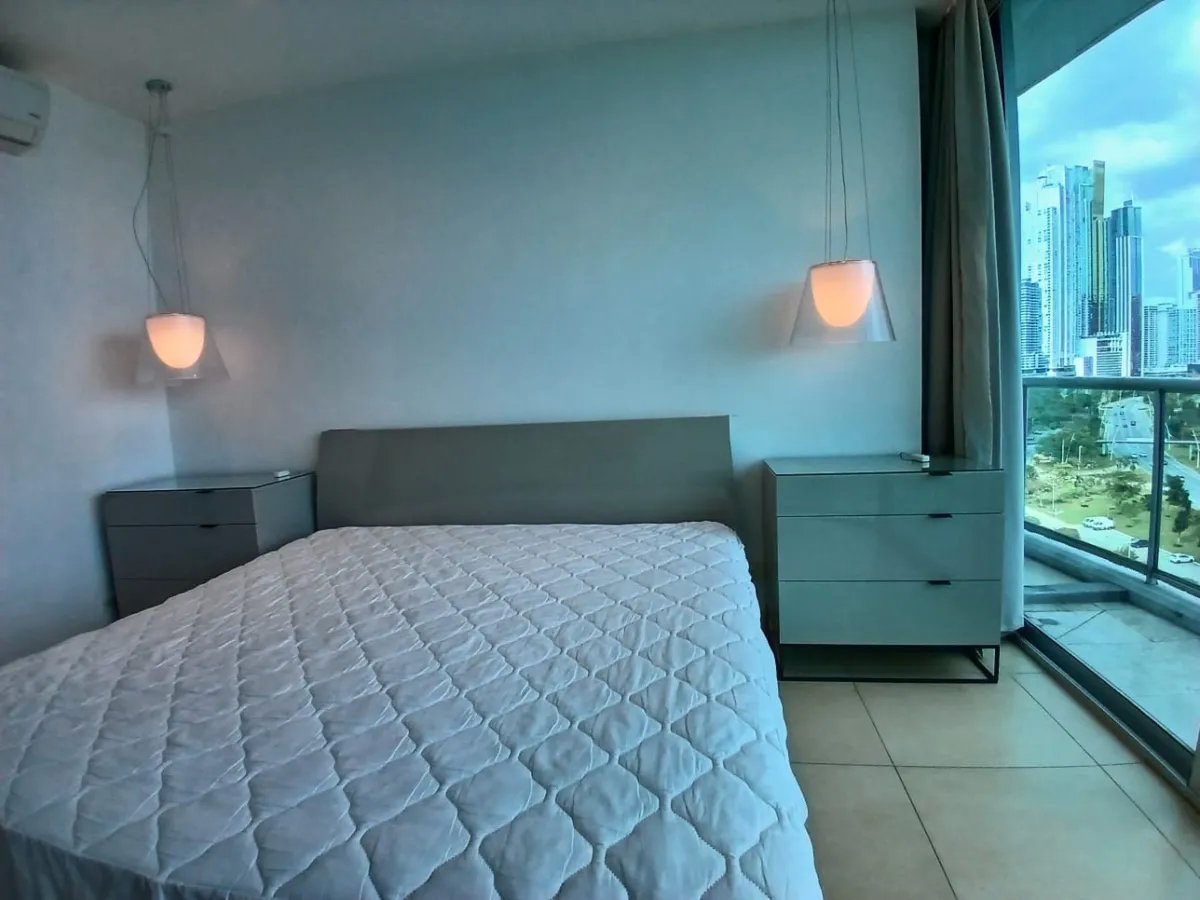 Apartamento amoblado en alquiler en Av. Balboa