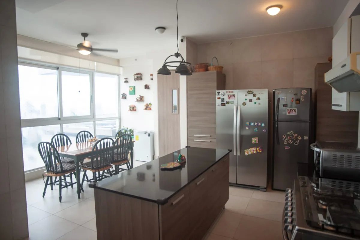Apartment For Sale in ph luxor