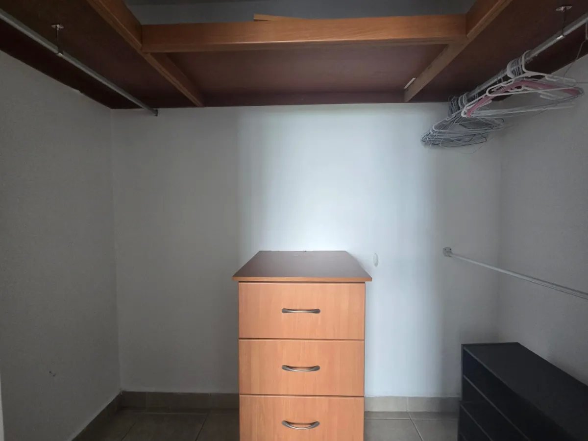 Apartment For Sale in green bay