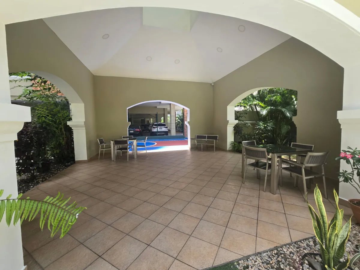 Venta de hermoso apartamento en P.H. Green Bay en Costa Del Este ( B/ ...