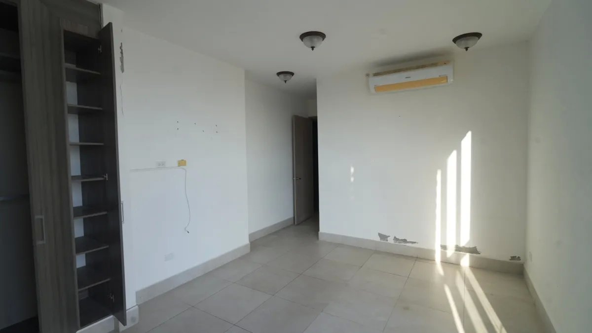 Apartment For Sale in ph luxor