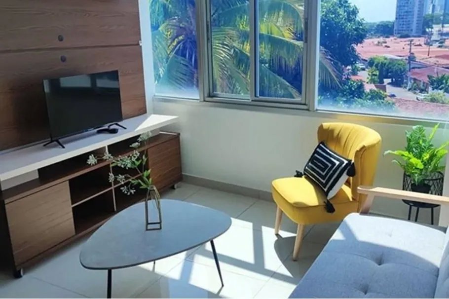 Condominium For Rent in Ave. Cincuentenario, Centro del Este