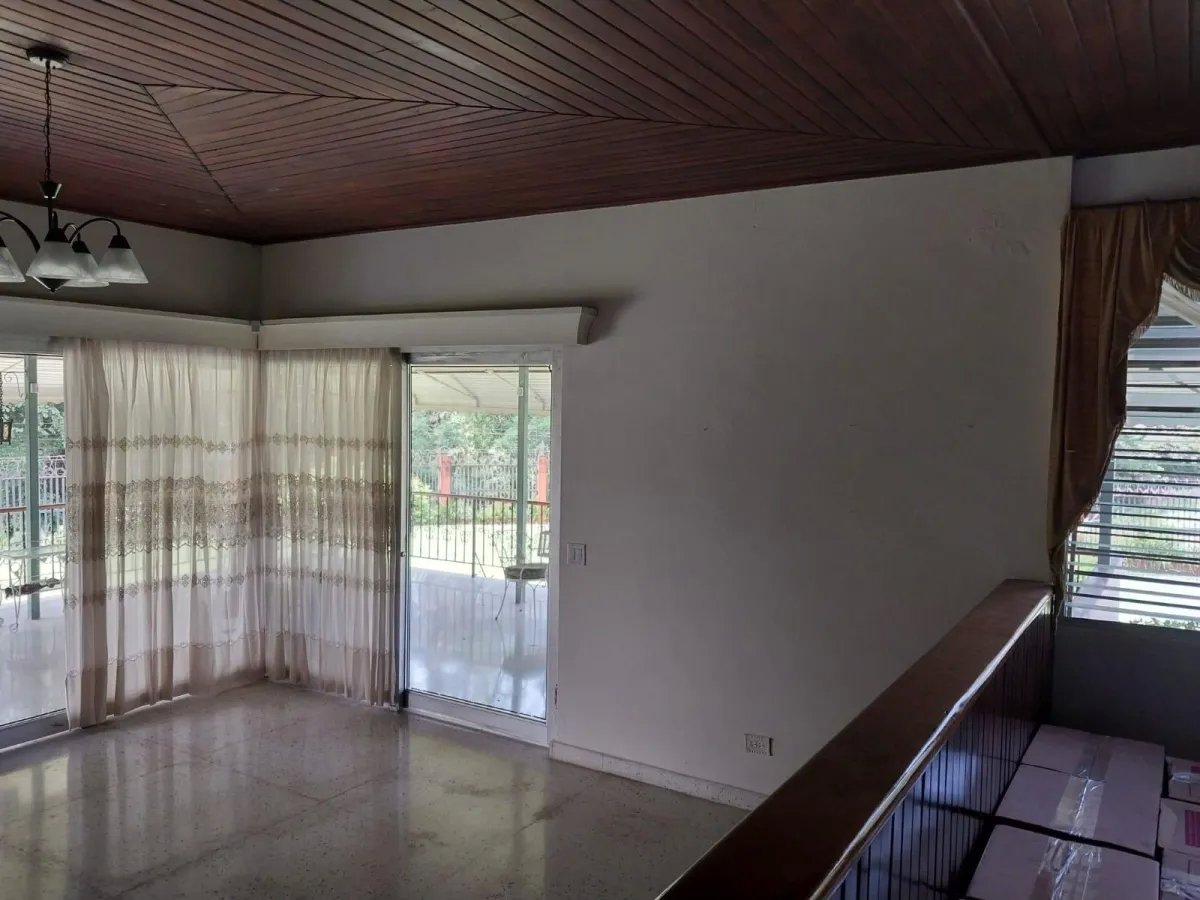 Se vende hermosa casa en b/ 399,000