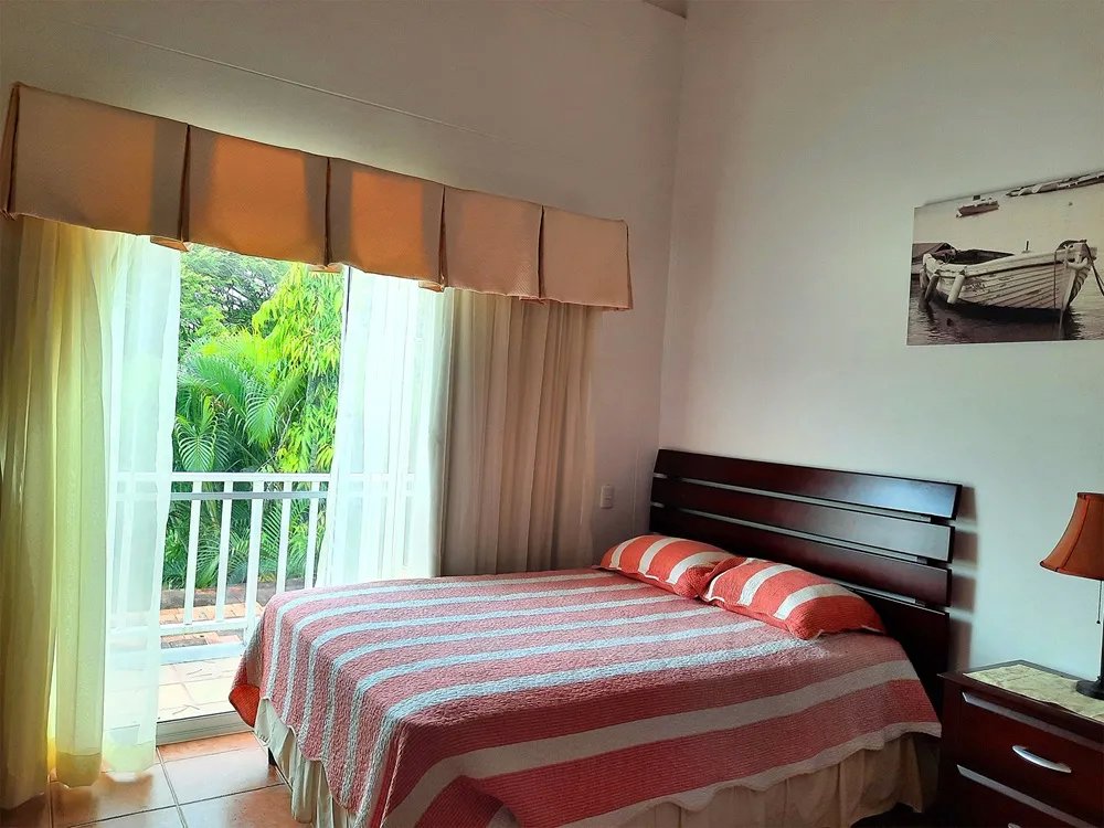 Se vende hermosa casa unifamiliar  en $350,000. ubicada en Villas del Decameron, Villa 292