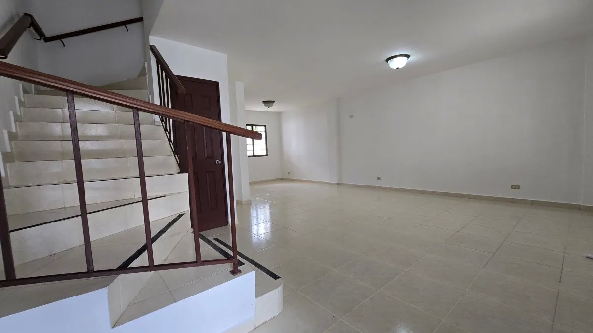 Duplex For Sale in Las Cumbres