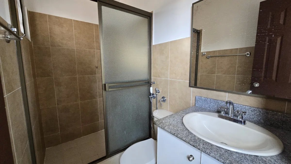 Duplex For Sale in Las Cumbres