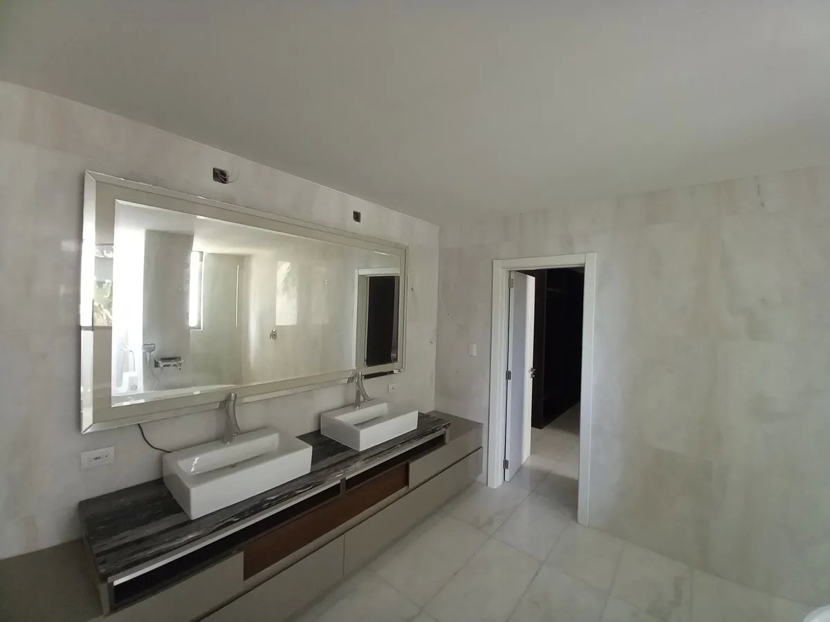 Venta de apartamento reposeido, PH Residences, Punta Pacifica