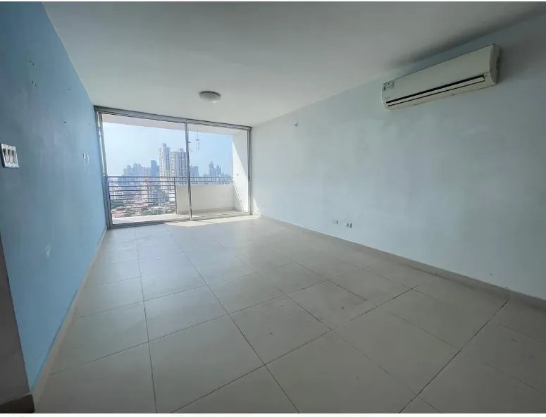 Apartment For Sale in El Carmen
