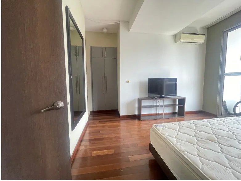 Venta de apartamento, Via España