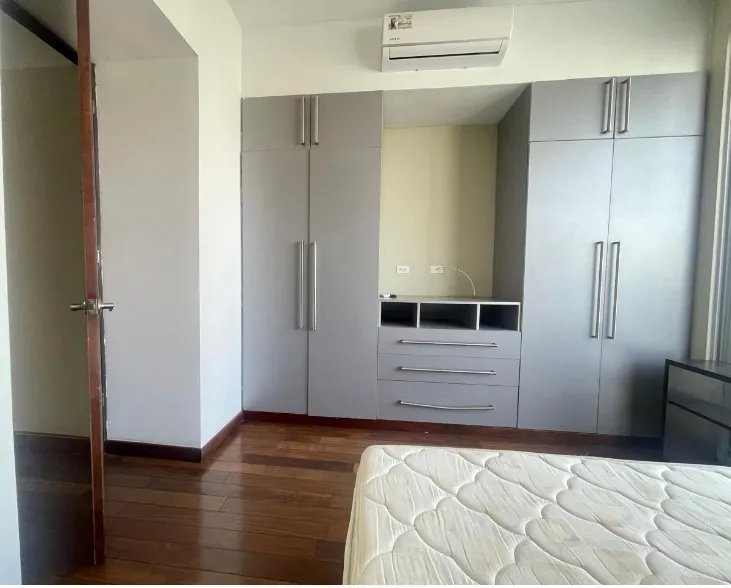 Venta de apartamento, Via España