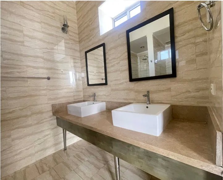 Apartment For Sale in Via España