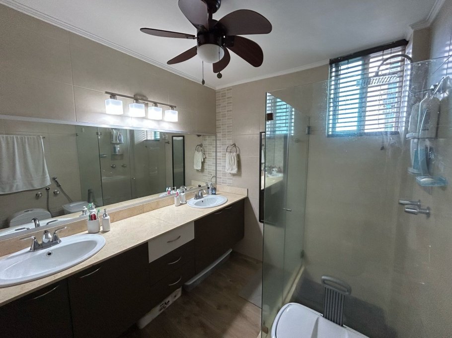 Apartment For Sale in San Francisco
