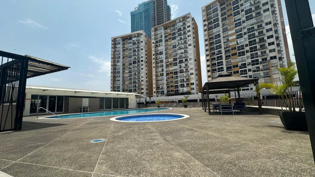 Se vende apartamento reposeído en Condado del Rey, Panamá