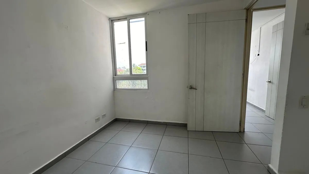 Se vende apartamento reposeído en Condado del Rey, Panamá