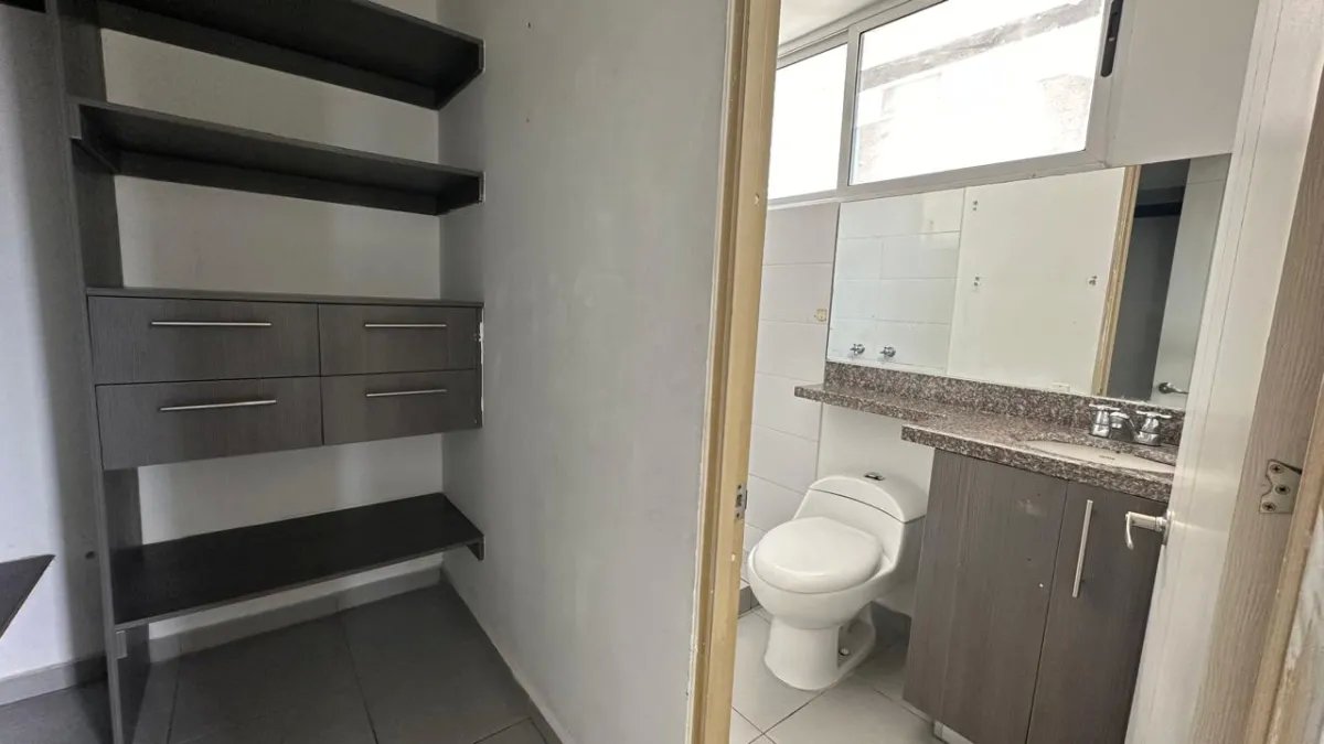 Apartment For Sale in PH Aviñon Towers