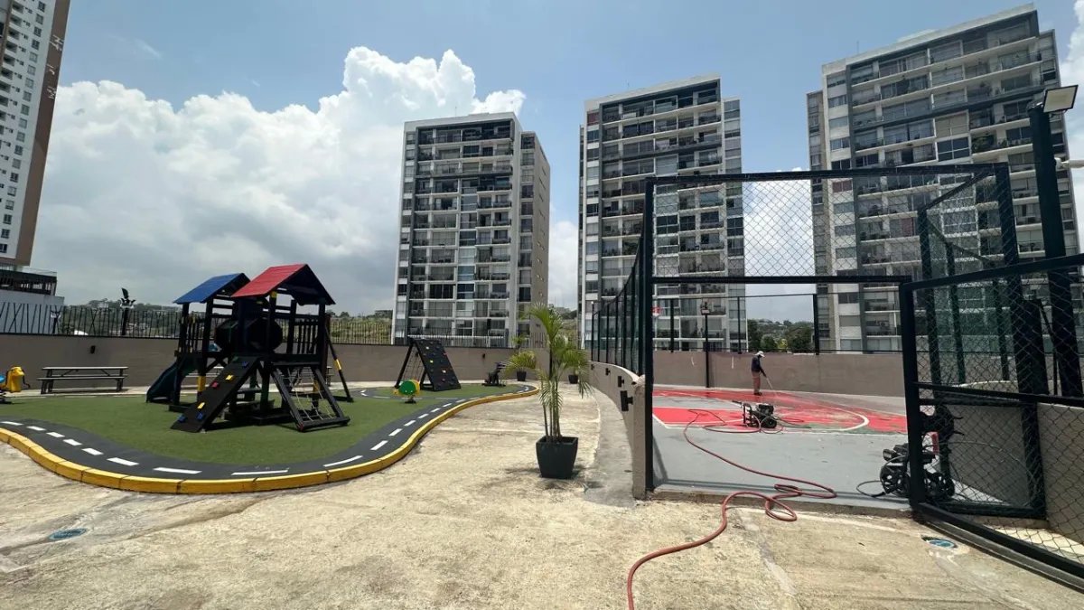 Apartment For Sale in PH Aviñon Towers