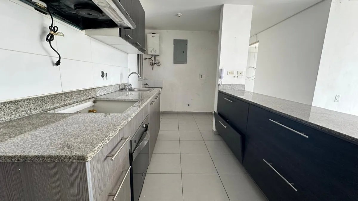 Apartment For Sale in PH Aviñon Towers