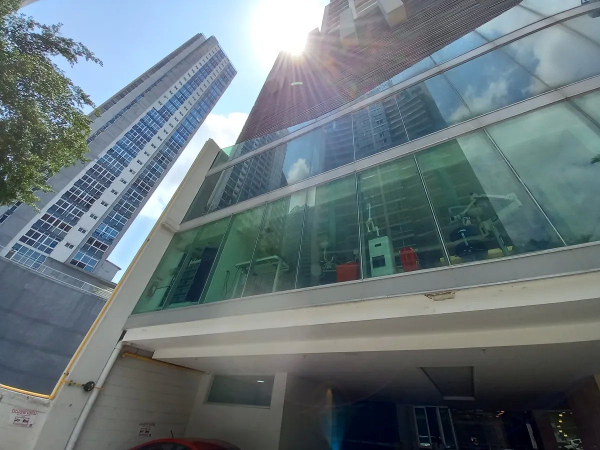Venta de apartamento reposeído, Bella Vista, Ph Bell View Torre