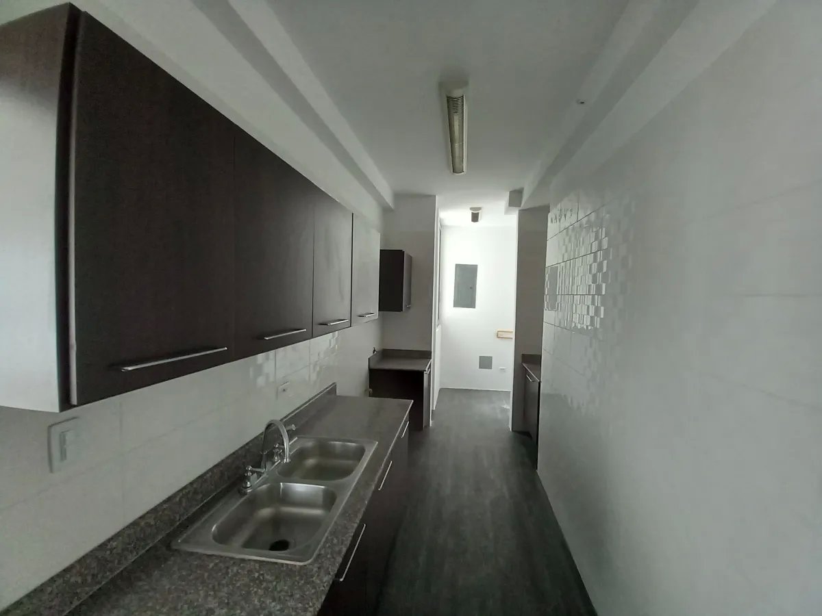 Venta de apartamento reposeído, Bella Vista, Ph Bell View Torre