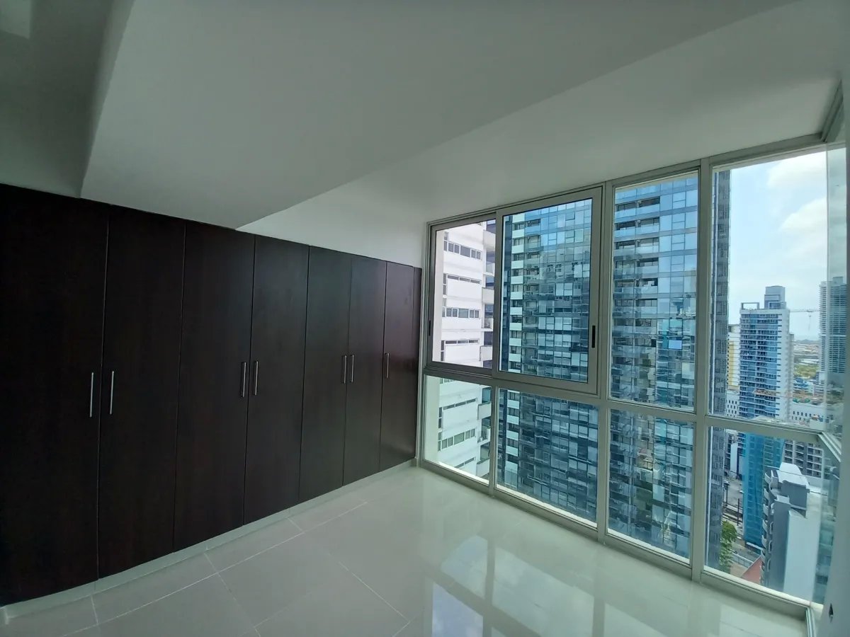 Venta de apartamento reposeído, Bella Vista, Ph Bell View Torre