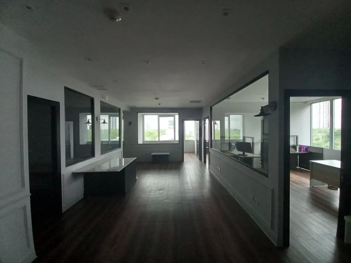 Office For Sale in Boulevard Costa del Este