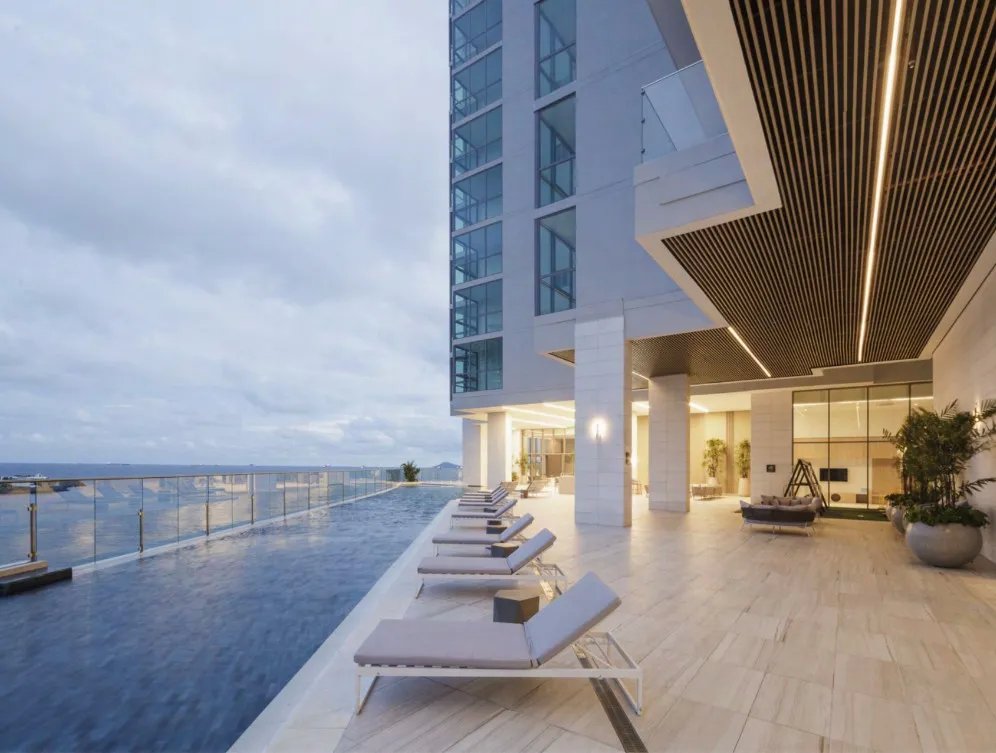 Apartment For Sale in Sea Point, Calle Heliodoro Patiño