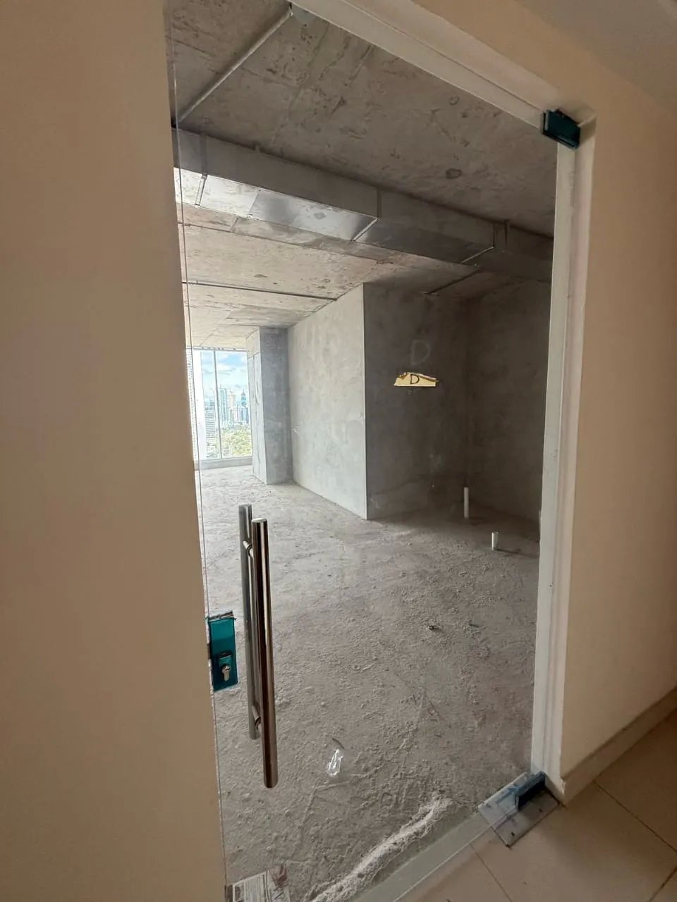 Se vende local comercial en Avenida Balboa