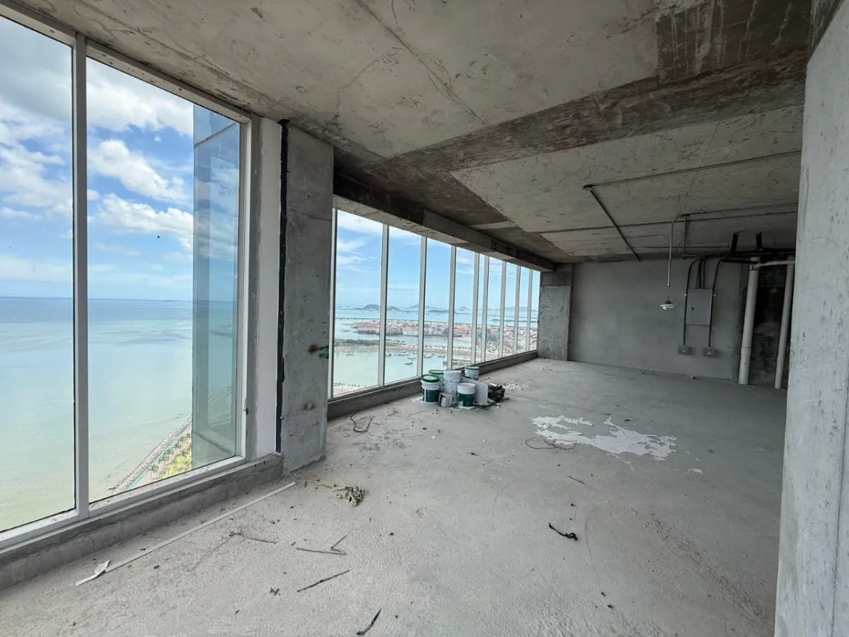 Se vende local comercial en Avenida Balboa