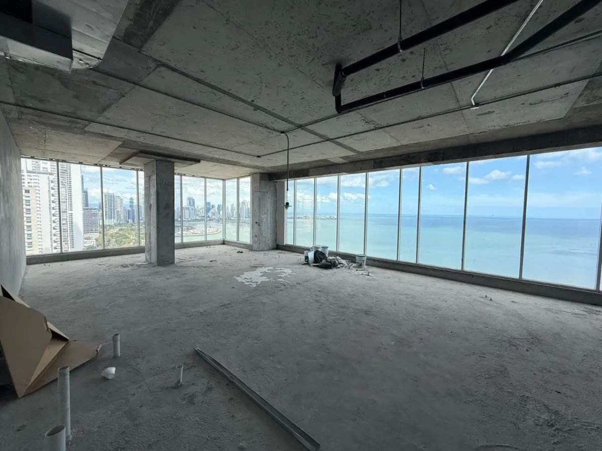 Se vende local comercial en Avenida Balboa