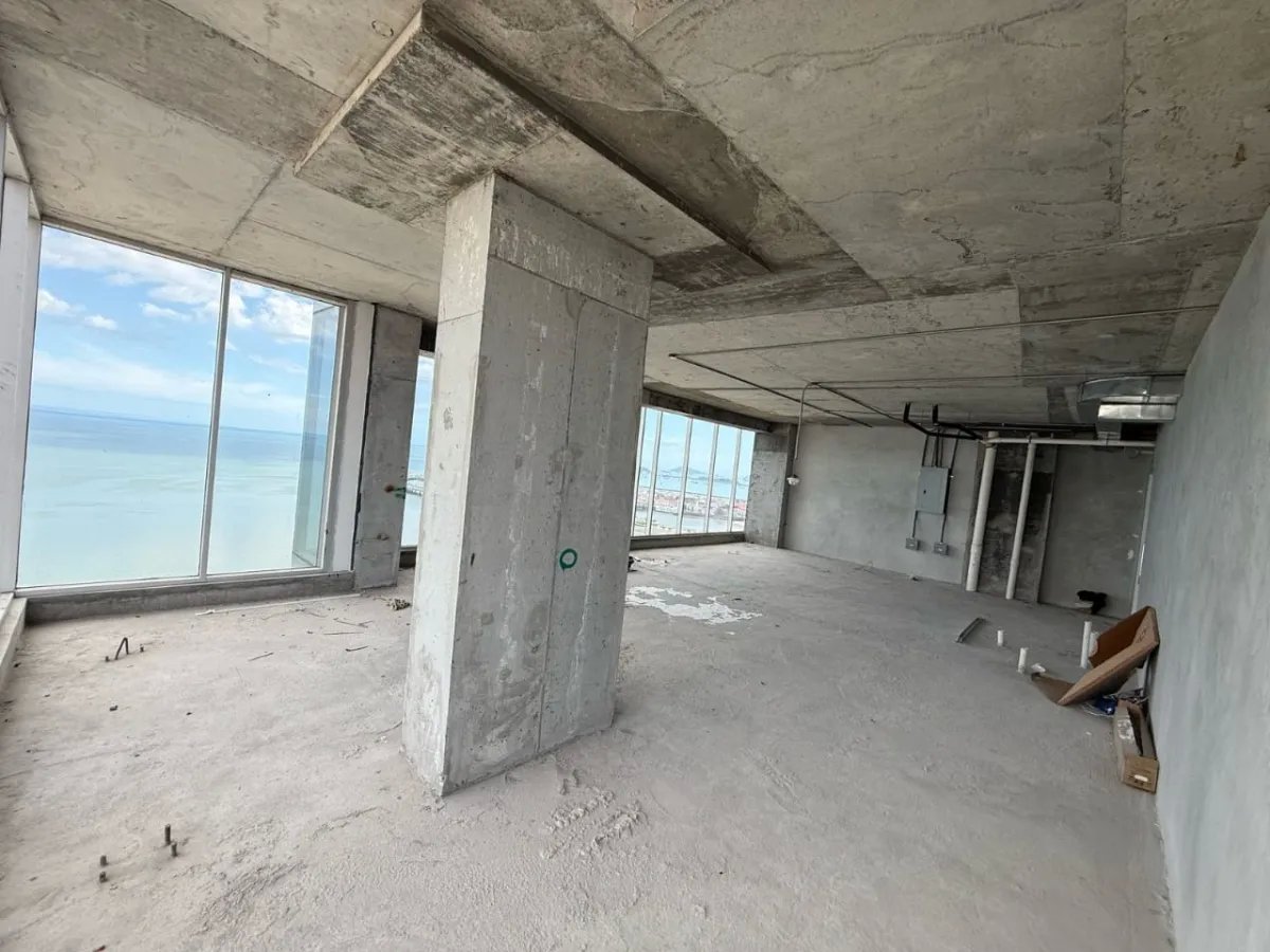 Se vende local comercial en Avenida Balboa