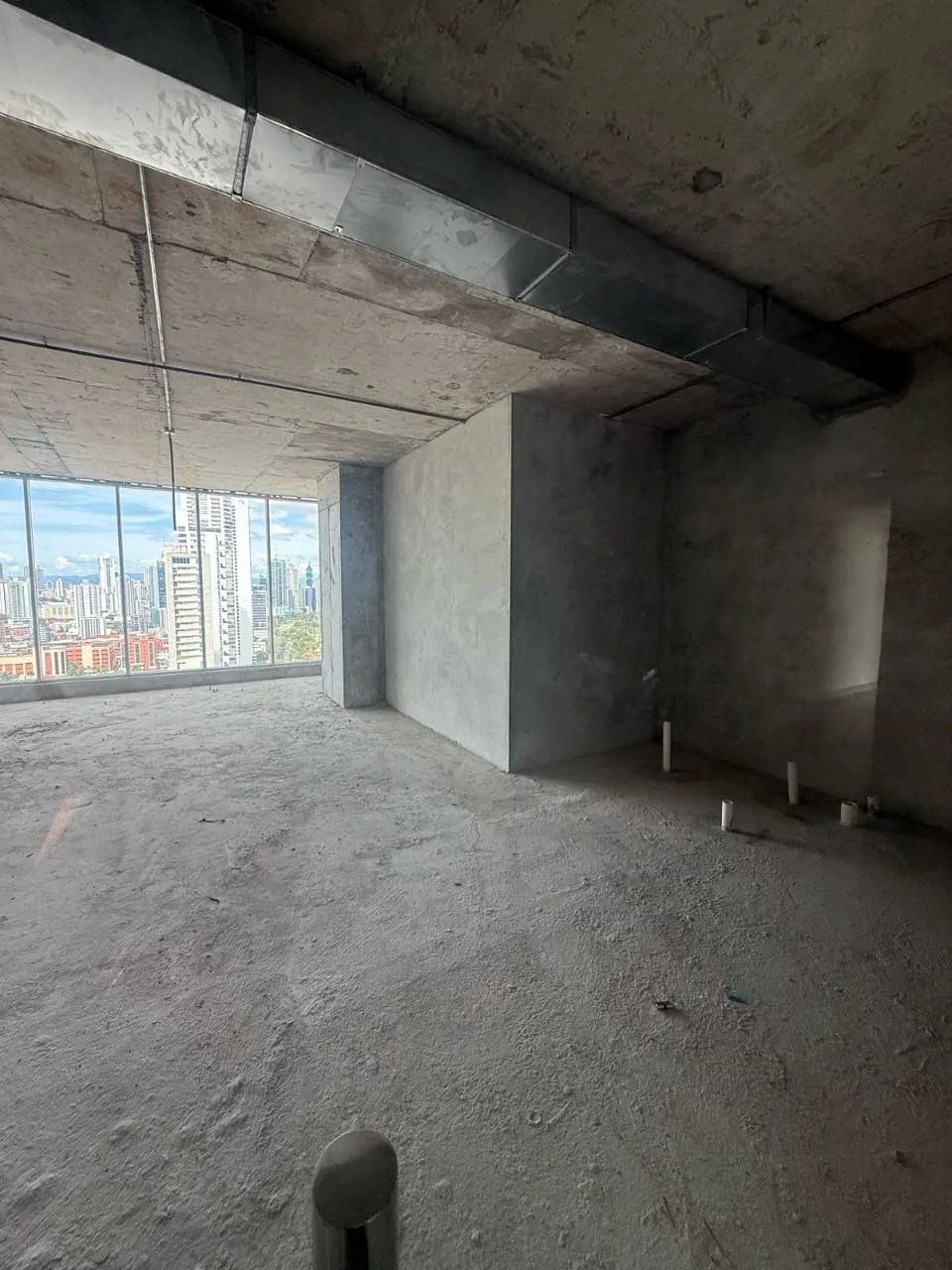 Se vende local comercial en Avenida Balboa