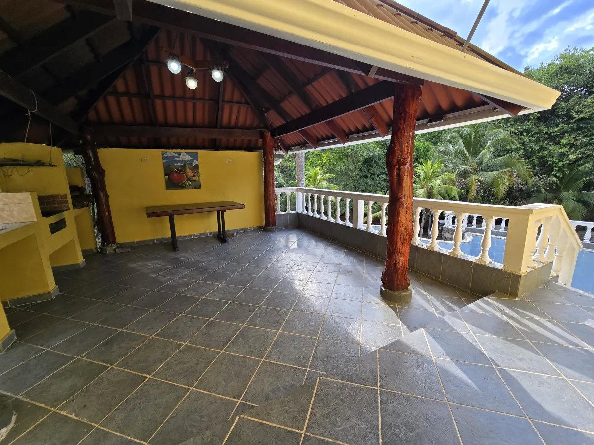 Venta de Casa y terreno en Villa Cárdenas, Las Cumbres