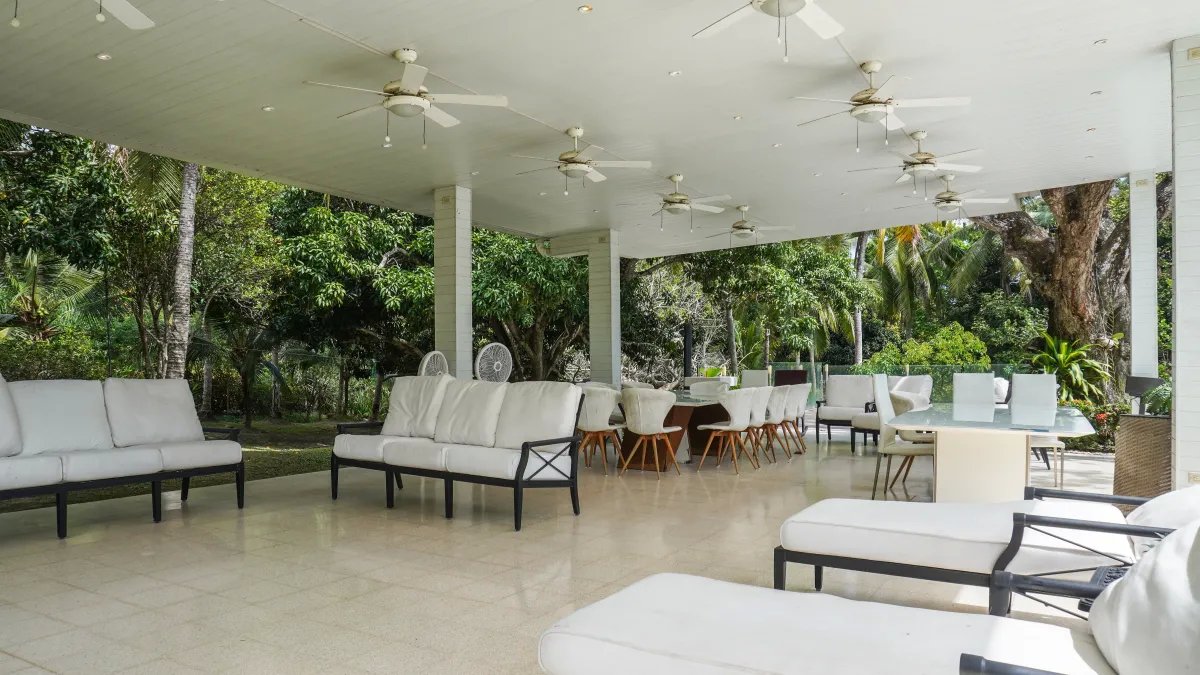Venta de villa en playa Santa Clara