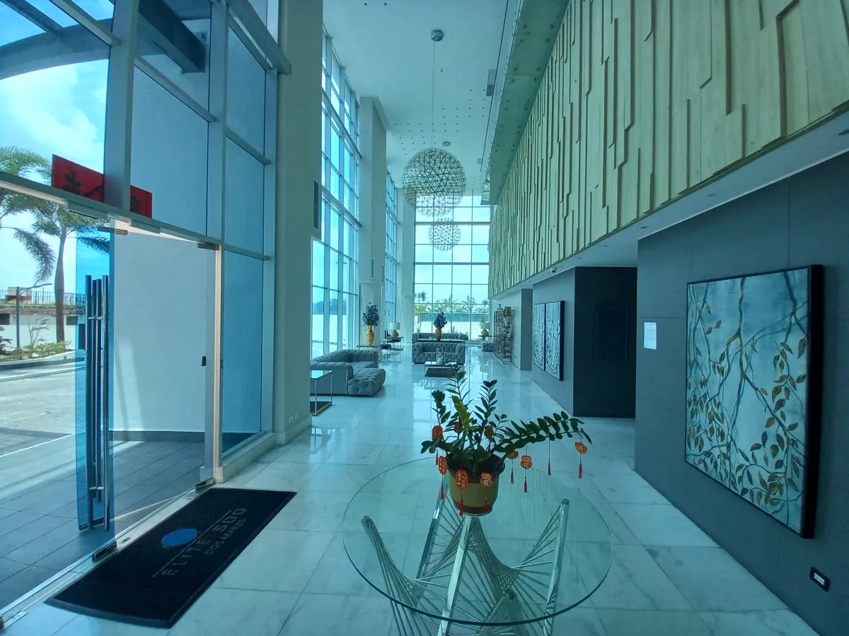 Apartment For Sale in Calle Dos Mares