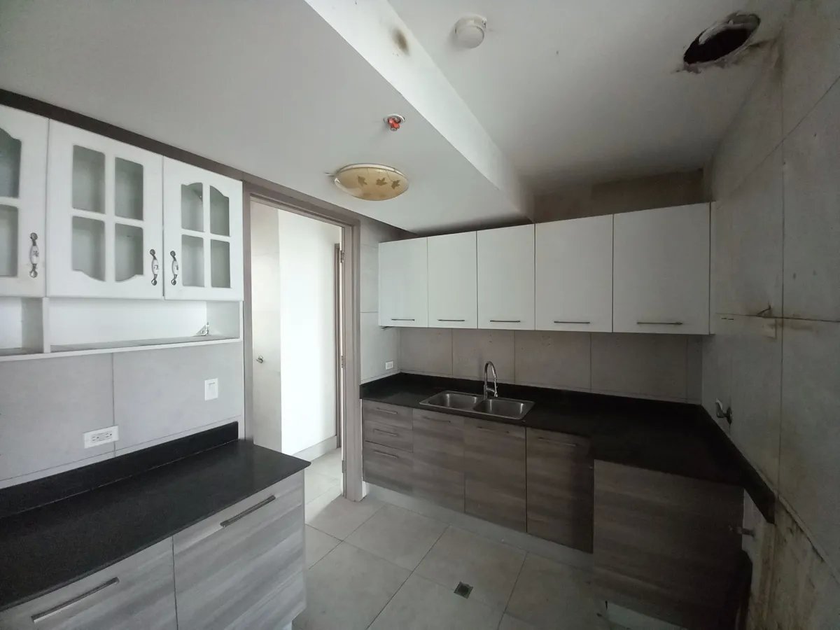 Apartment For Sale in Calle Dos Mares