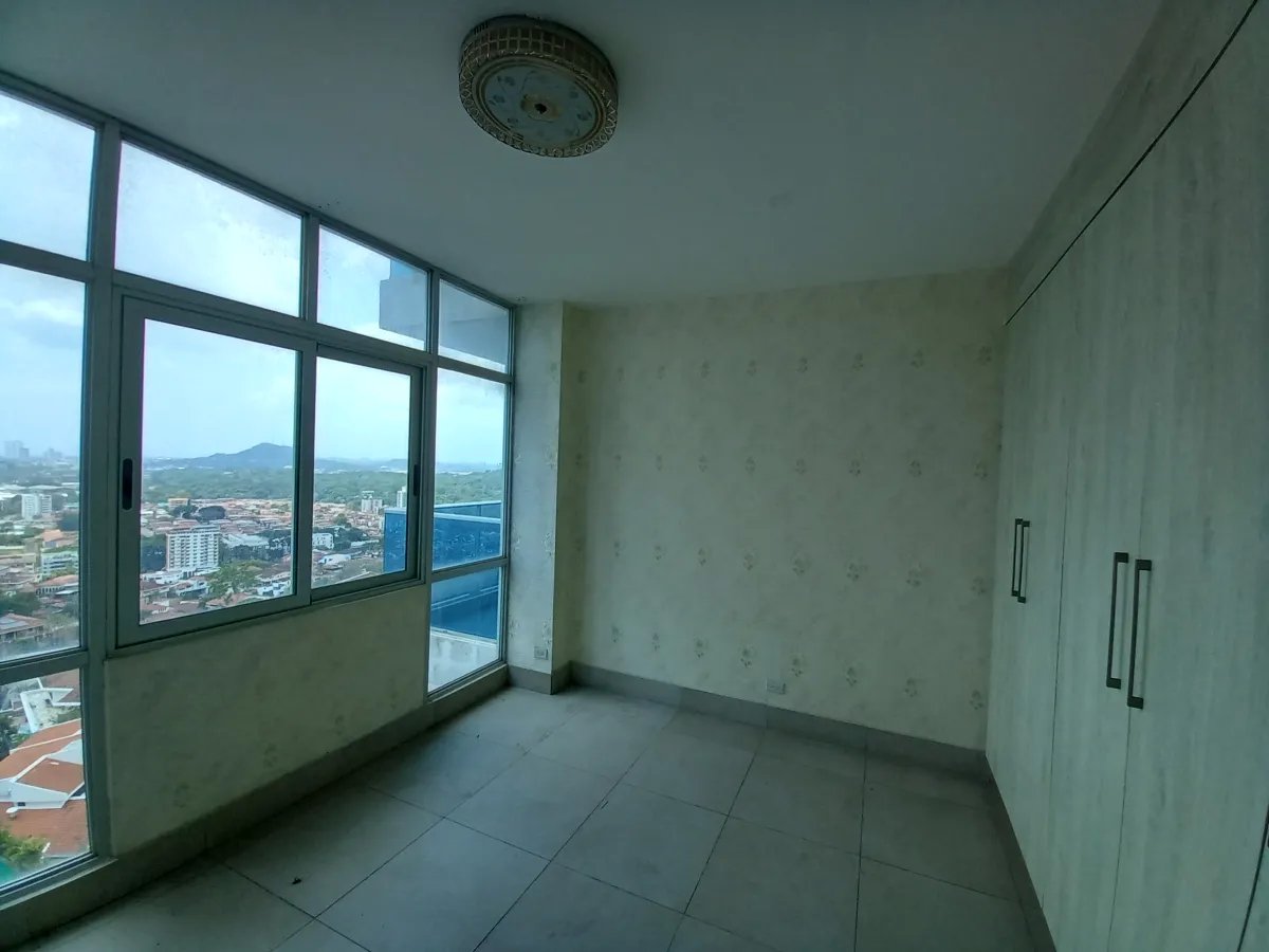 Apartment For Sale in Calle Dos Mares
