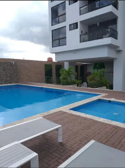 Apartment For Sale in Avenida Balboa